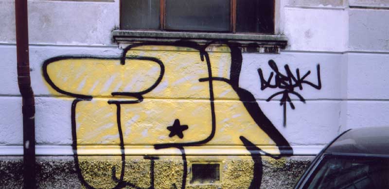 UN FLOP GIALLO CANARINO DI FRIEND 